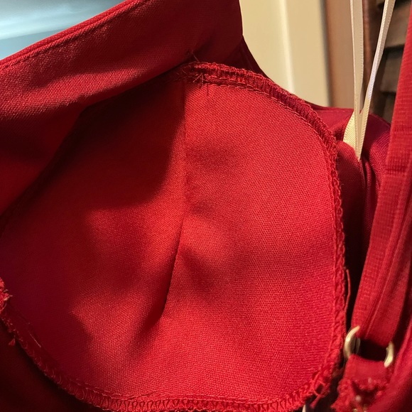 Floor length burgundy dress - Picture 4 of 9